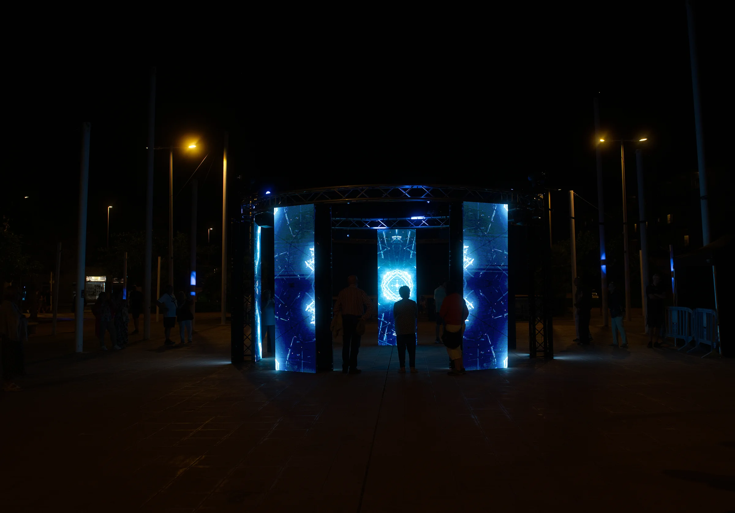 DIGITAL STONEHENGE: night view of the installation